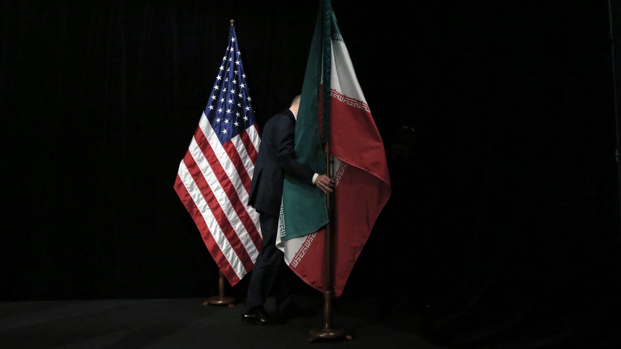 "يوم جيد لوطننا".. مسؤول أمريكي يكشف لـCNN كواليس صفقة تبادل السجناء مع إيران