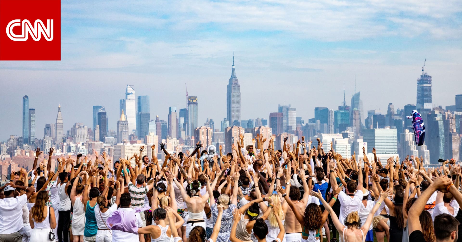 حفلات بلا كحول: لماذا يتجه الناس نحو السهر الصافي في وضح النهار؟ 