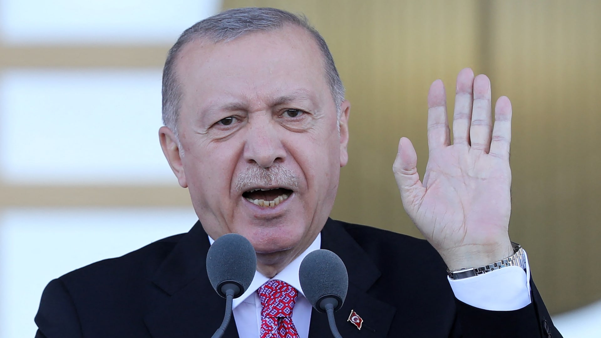 أردوغان: تركيا ليست خادمة لأحد
