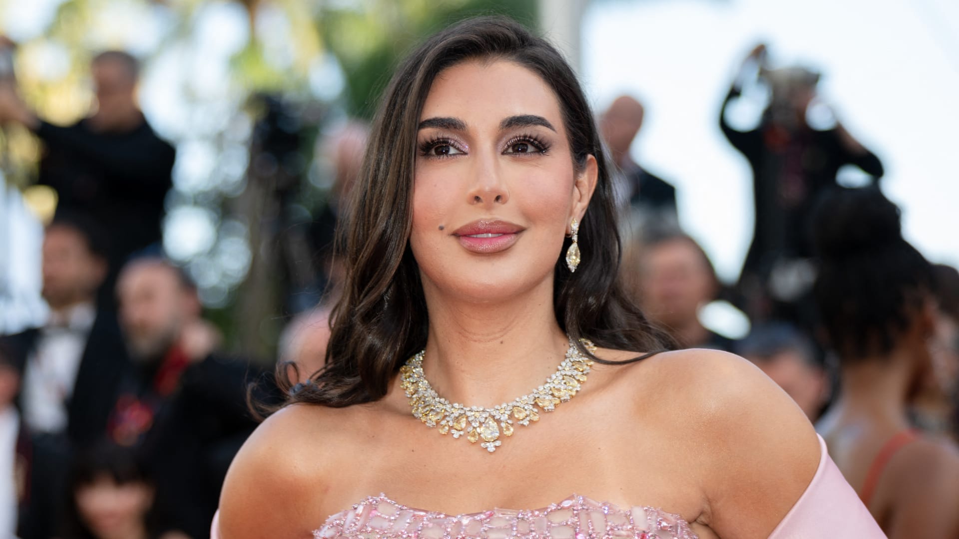 ياسمين صبري "أرملة ثرية تبحث عن شريك" في فيلم "نصيب"