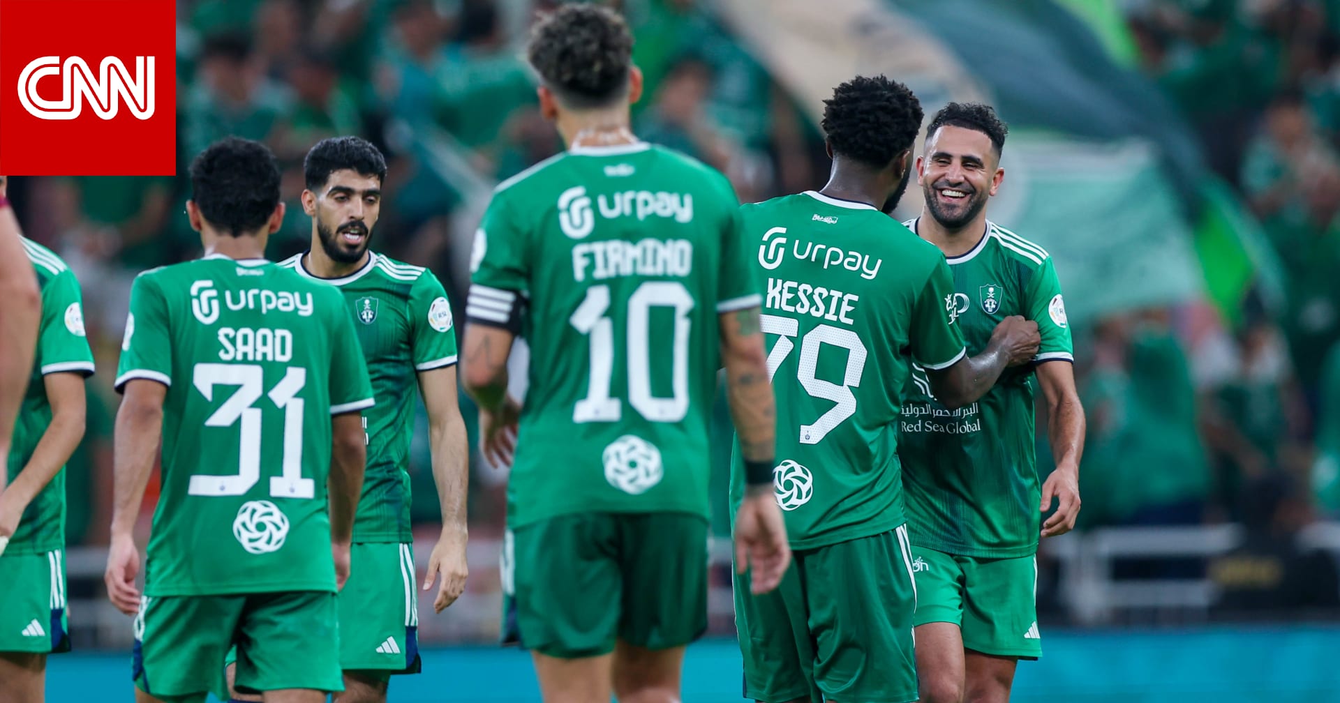 السعودية.. طفل مبتور الساق يشجع الأهلي يثير تفاعلا بفيديو تحت المطر
