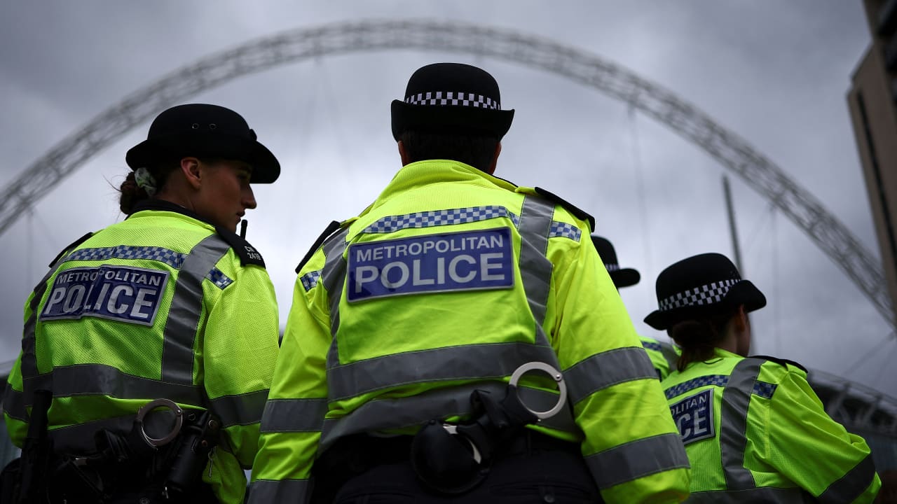 للاشتباه بتجسسهم لصالح إيران.. شرطة بريطانيا تقبض على 4 أشخاص