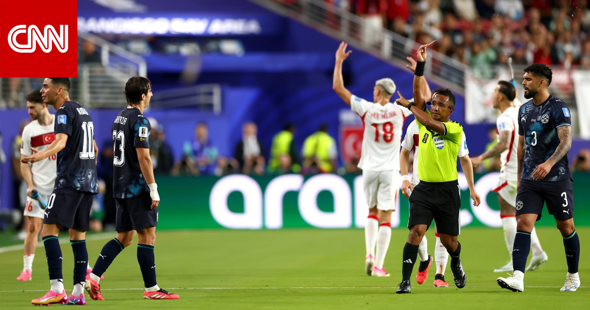 لقطة مونديالية.. طرد لاعب باراغواي بسبب تغطيته لفمه خلال مشادة مع منافسه