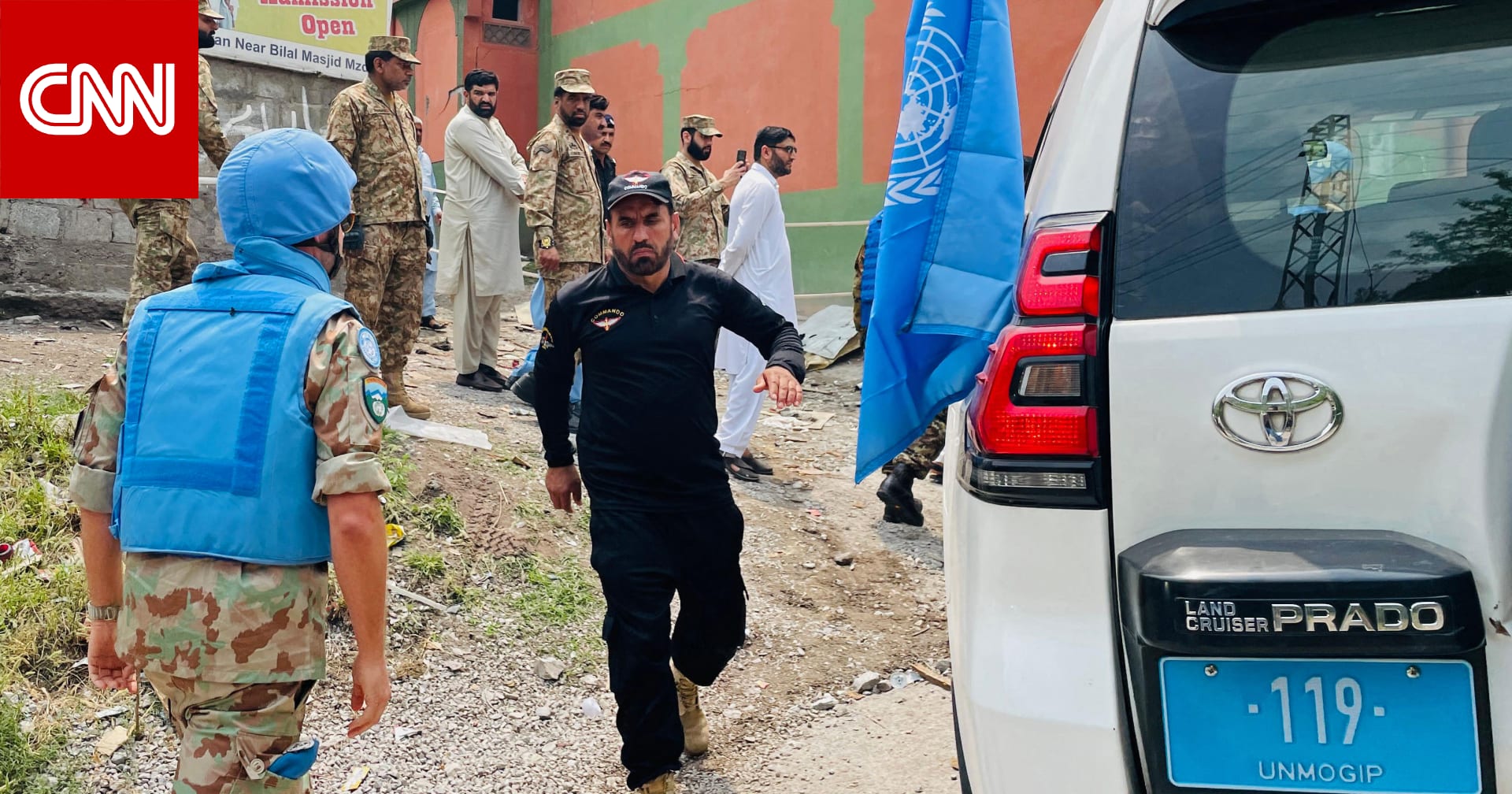 بالصور.. المسجد المتضرر بالضربة الهندية في باكستان مع وصول فريق الـUN