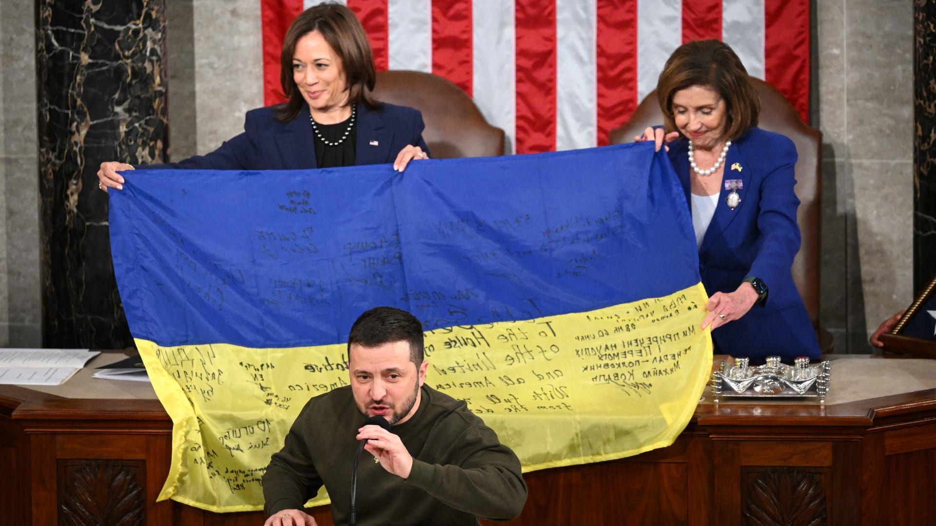 زيلينسكي يحث الكونغرس الأمريكي على تشديد العقوبات ضد روسيا