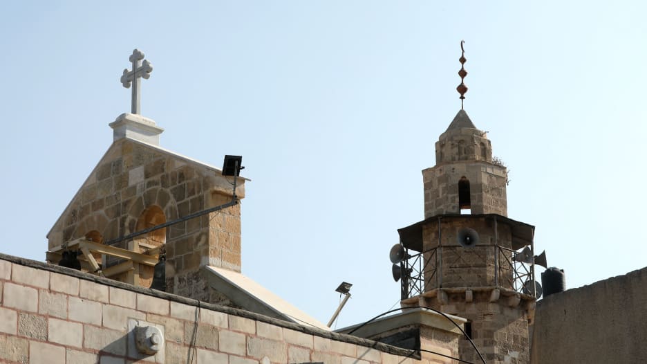 جذور تمتد لآلاف السنين.. نظرة على تاريخ المسيحيين الفلسطينيين في غزة