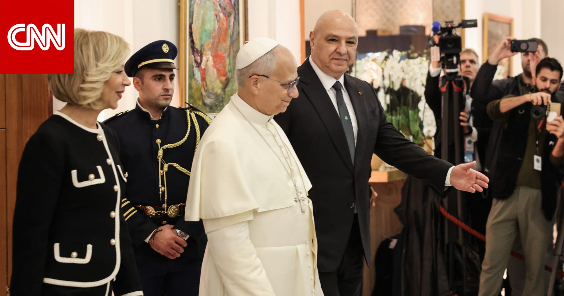 "تراب وخبز وملح".. ترحيب لبناني واسع بزيارة بابا الفاتيكان الأولى وأبرز اللقطات