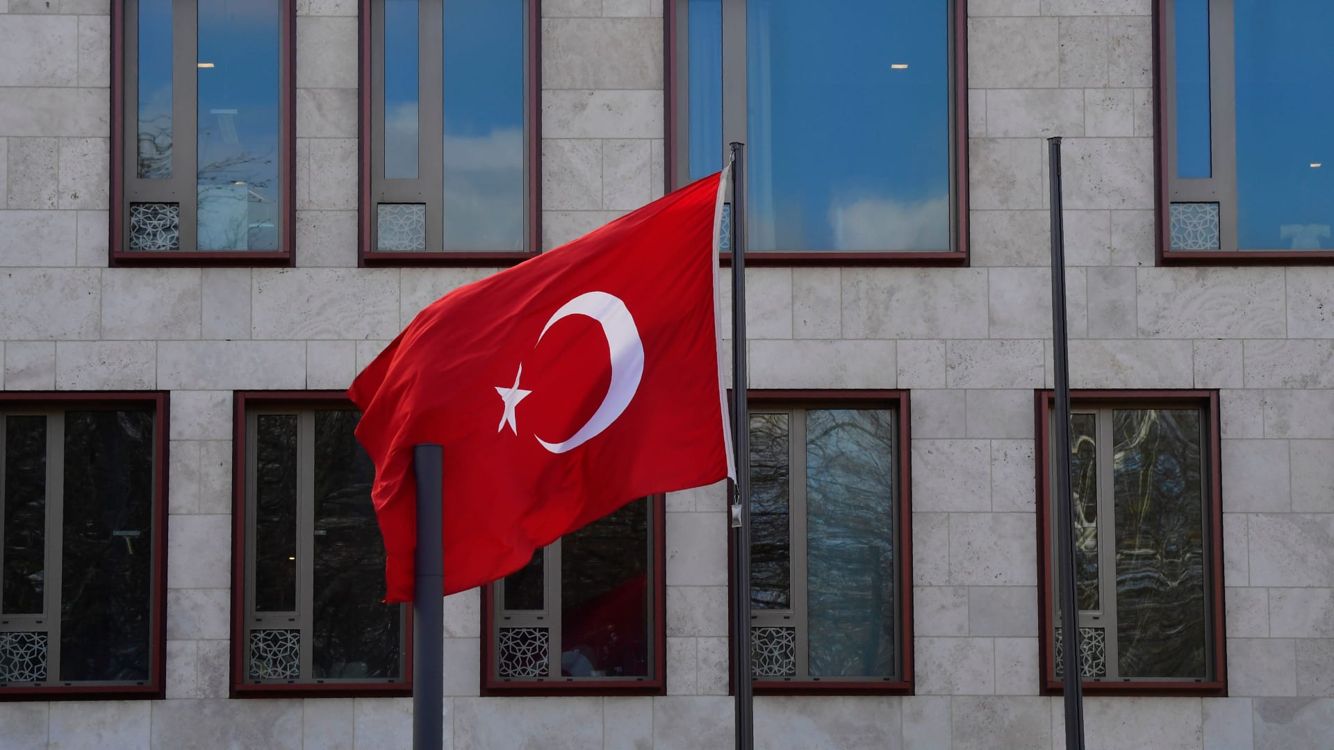 تركيا تتابع قضية حرق جثمان مواطن بالخطأ بعد وفاته في ألمانيا تركيا تتابع قضية حرق جثمان مواطن بالخطأ بعد وفاته في ألمانيا