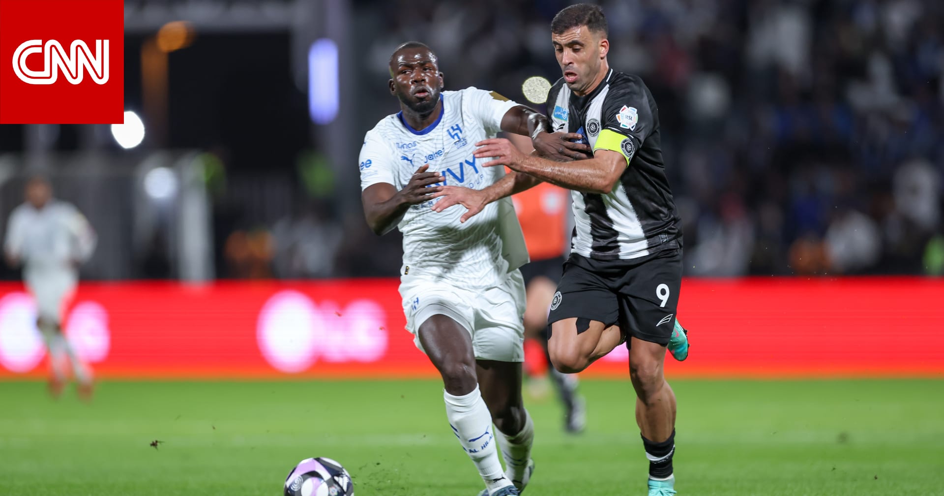 مشاجرة بين حمد الله ولاعبي الهلال خلال مباراة في الدوري السعودي