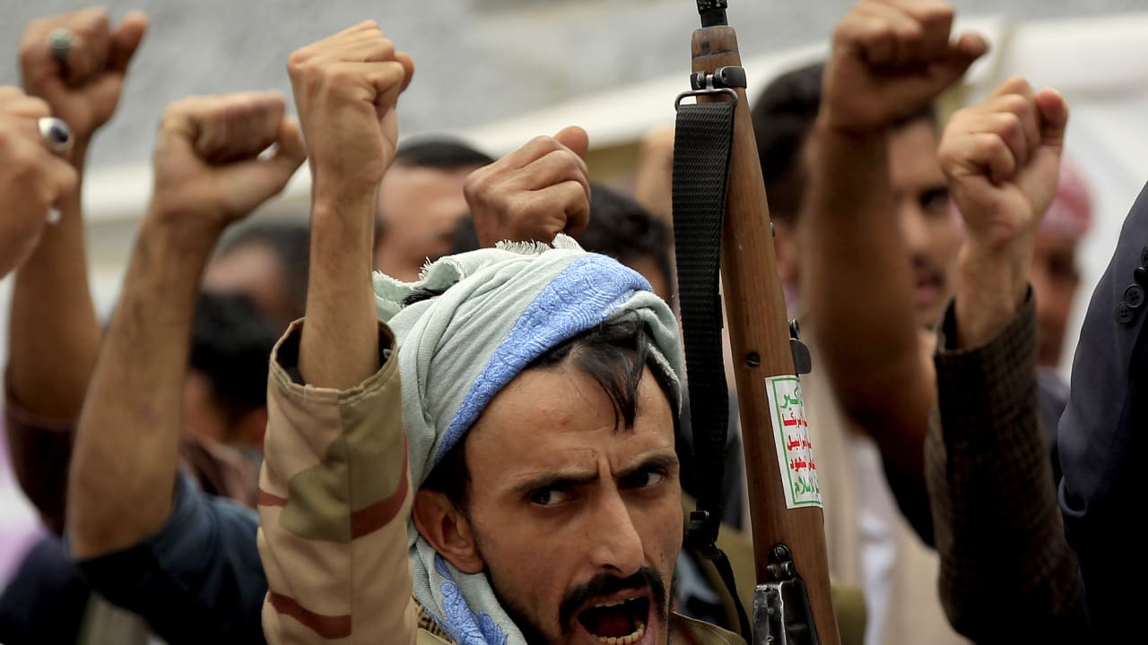 الأزهر يعلق على منع إقامة صلاة التراويح بقوة السلاح في بعض مناطق اليمن وفرض "مذهب ديني معين"