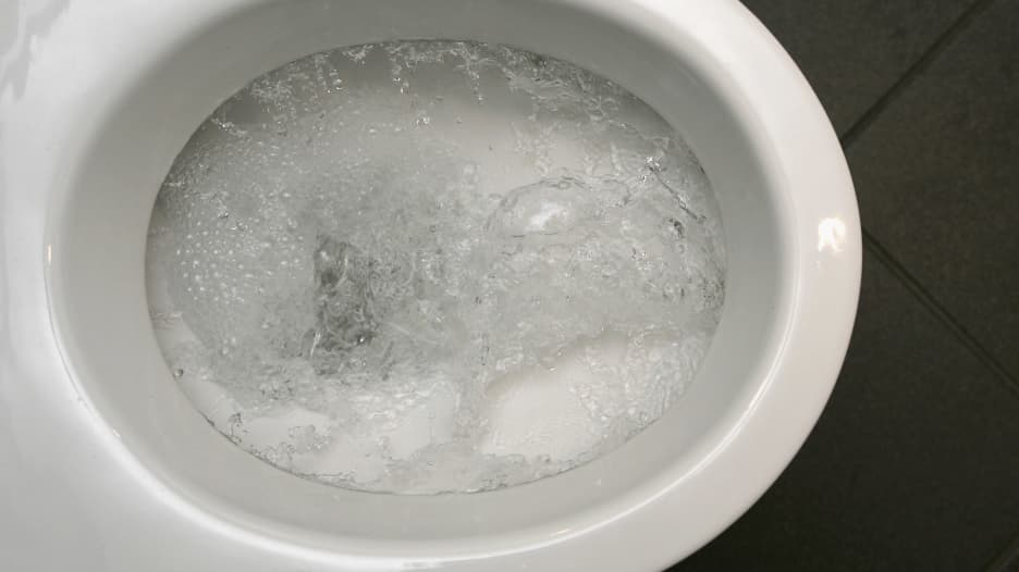 ما سبب رغبتك بدخول الحمام مباشرة بعد تناول الطعام؟