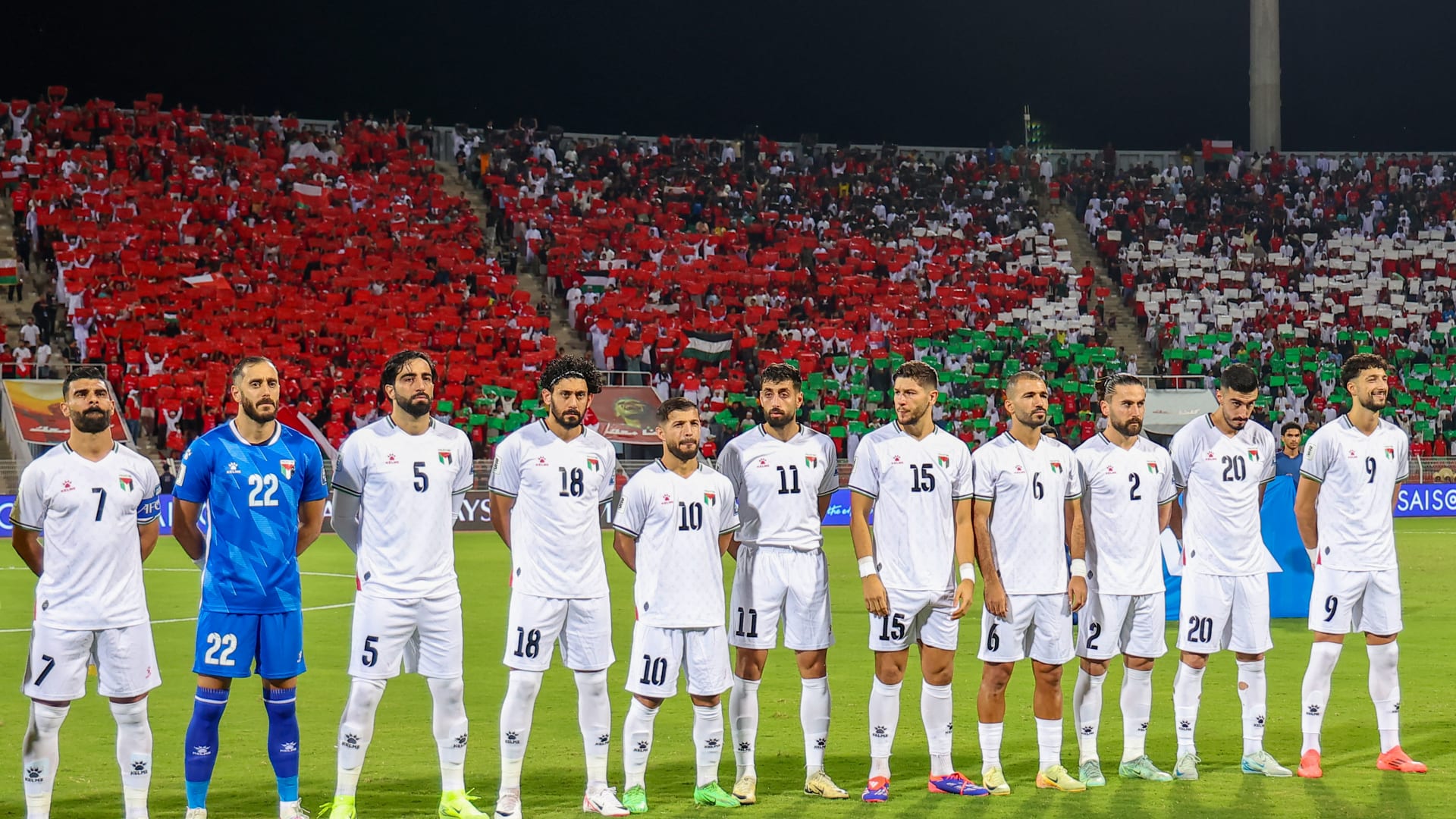 "تيفو" أثار تفاعلا واسعا.. جمهور عُمان يلفت الأنظار في مباراة المنتخب الفلسطيني