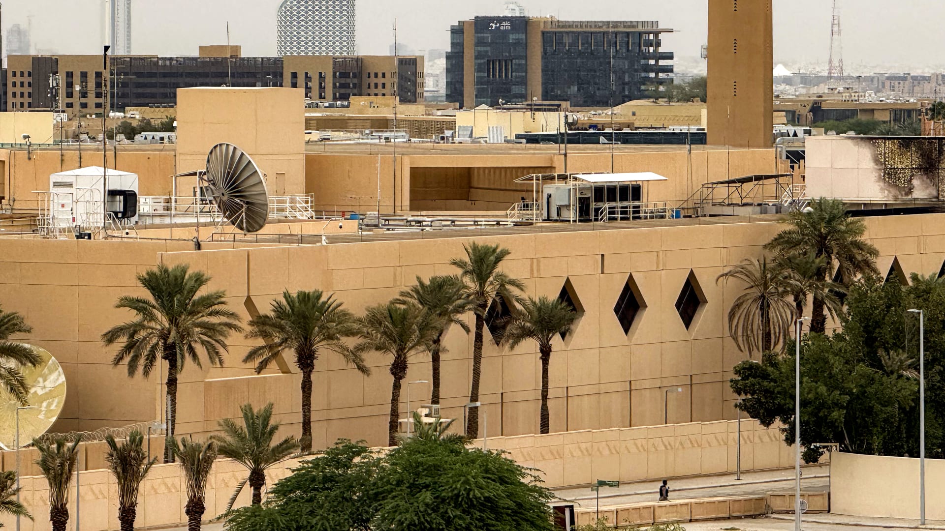 يتعلق بمدينتين في السعودية.. سفارة أمريكا توجه تحذيرًا لموظفي حكومتها