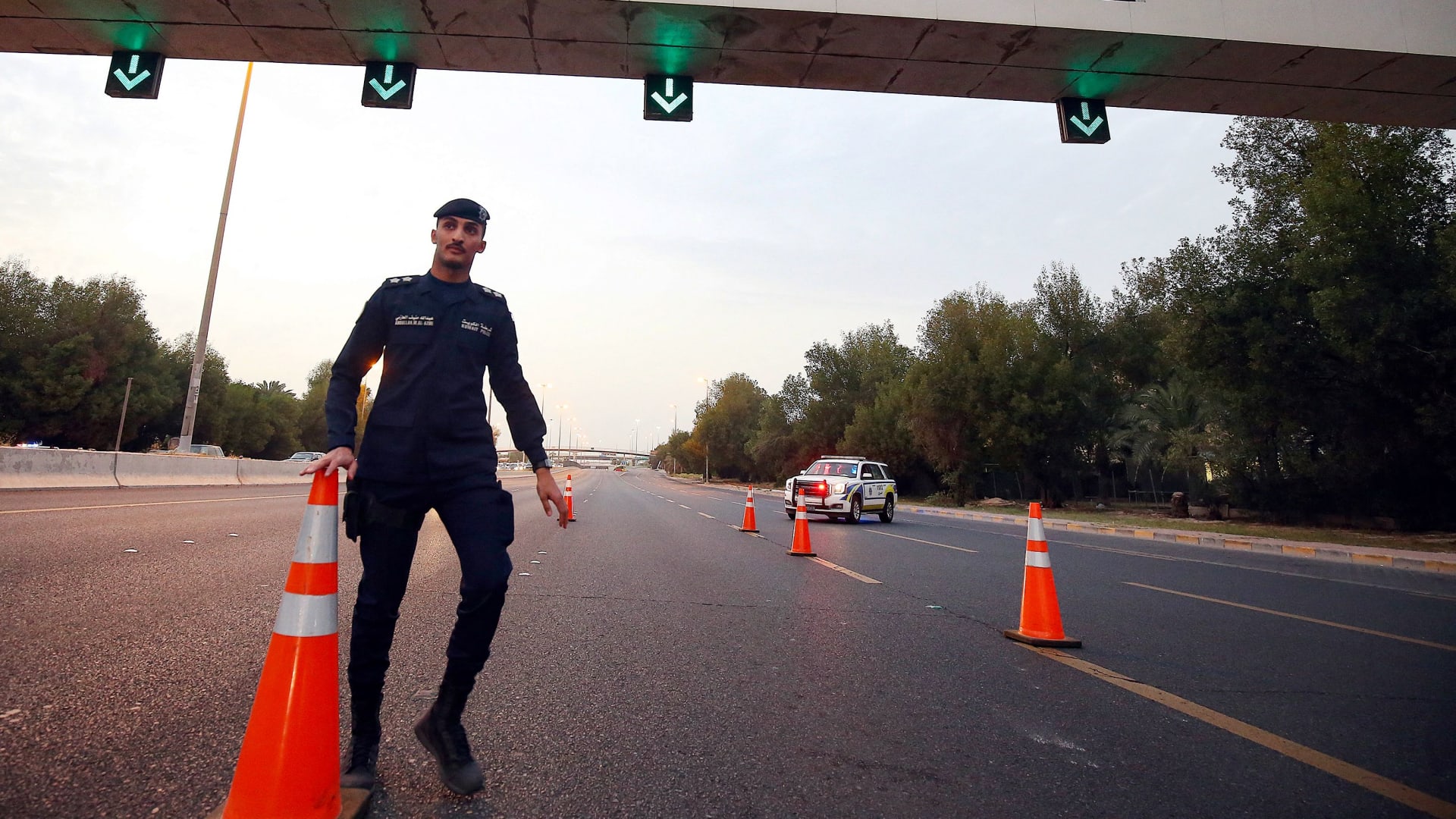 الكويت: دهس 15 شخصا يمارسون ركوب الدراجات الهوائية و"هروب" المتسبب