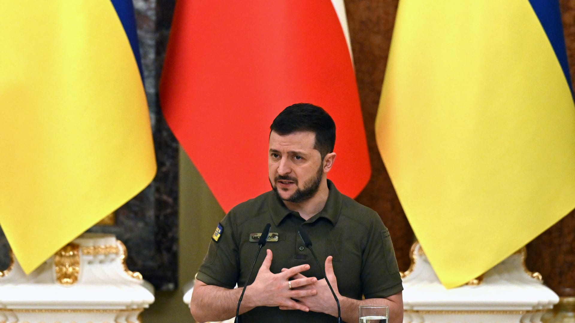 الرئيس الأوكراني يرفض تسليم دونباس لبوتين "حقنًا للدماء": لن نتنازل عن أراضينا