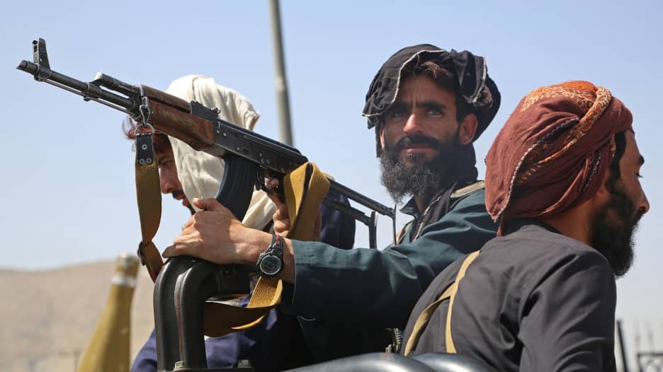 "لا أريد أن أقتل على يد طالبان": مترجم أفغاني يترك تسجيلاً صوتيًا باكياً