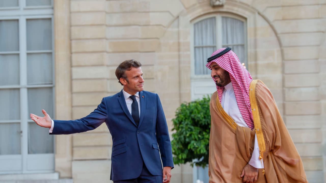 الرئيس الفرنسي يستقبل ولى العهد السعودي