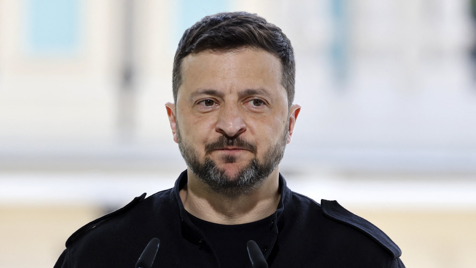 كيف رد رئيس أوكرانيا على مقترح بوتين لإجراء محادثات مباشرة؟