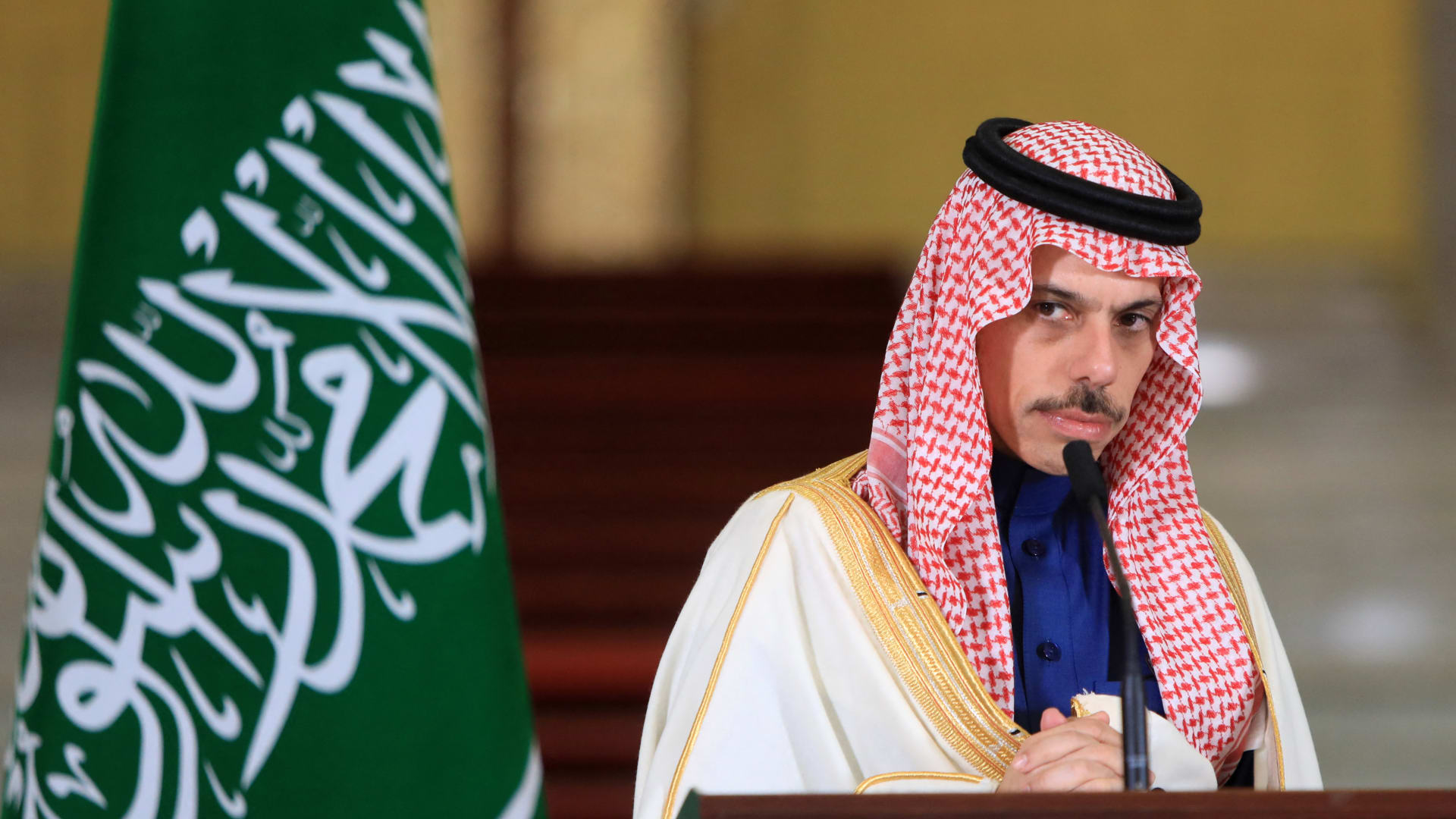 فيصل بن فرحان: استثمارات السعودية في أمريكا قائمة على مبدأ "مصالح المملكة أولا"