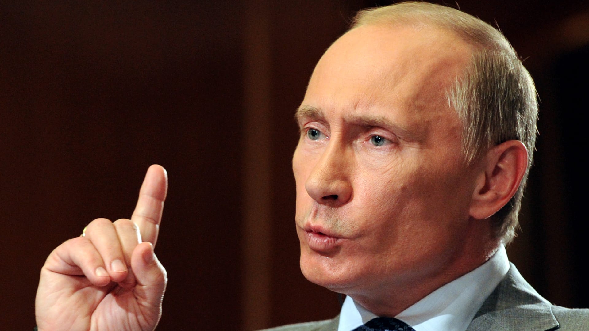 رئيس أوكرانيا السابق لـCNN: ما يفعله بوتين في بلادنا جنون وكارثي