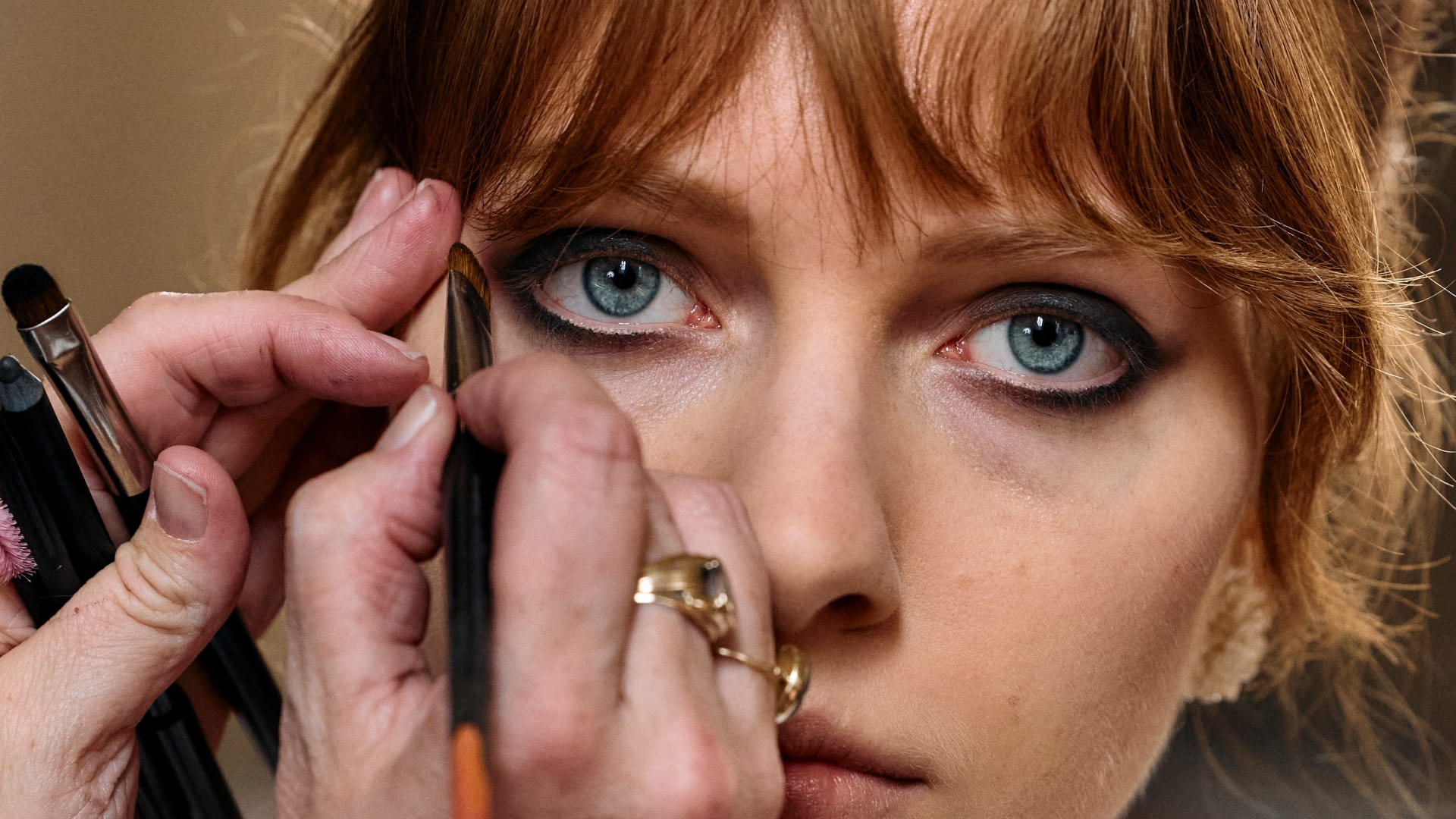 تقنيات Microblading وNanoblading لرسم الحواجب..كيف حلّت مكان التاتو؟