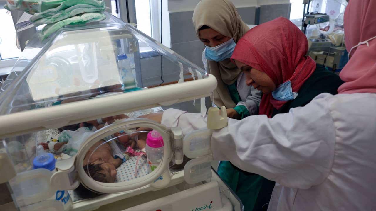 منظمة الصحة توضح حالة الأطفال الخدج بعد إجلاؤهم من مستشفى الشفاء