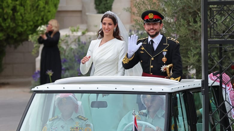 عام على الزفاف الملكي.. محطات مزدحمة للأمير الحسين "ورفيقة الدرب" رجوة 