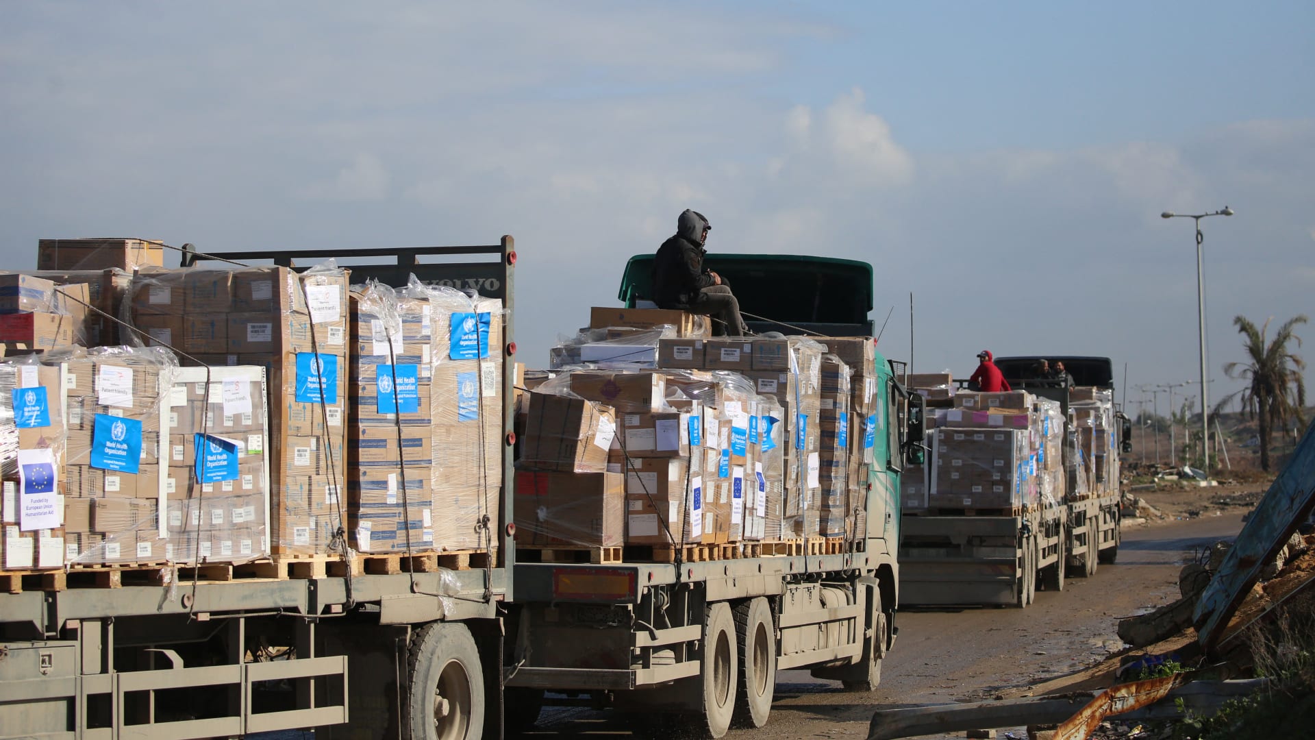 مصدر مصري يبدي شكوكا بشأن اتفاق وقف إطلاق النار في غزة بعد تصريحات ترامب عن التهجير