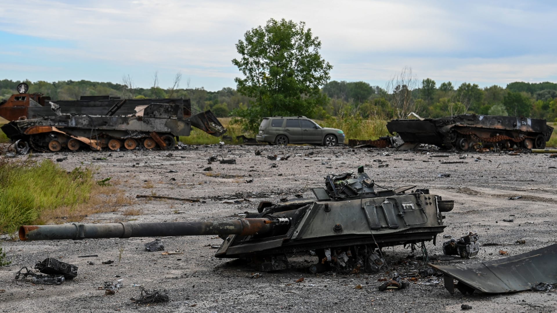 روسيا تحرك قواتها في خاركيف إلى دونيتسك مع تقدم القوات الأوكرانية.. وكييف تسيطر على إيزيوم