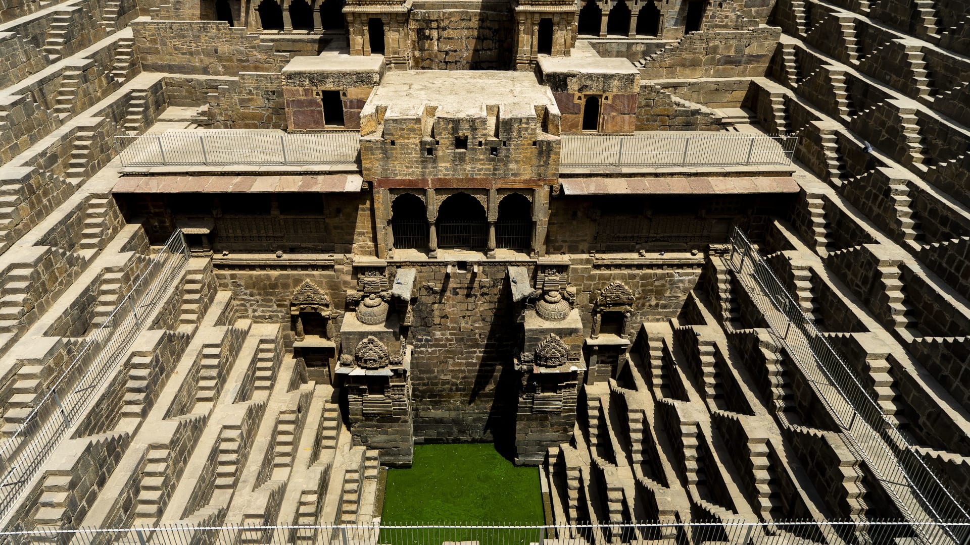 لماذا يُرمم ناشط بيئي مئات المسطحات المائية والآبار التاريخية الهندية؟