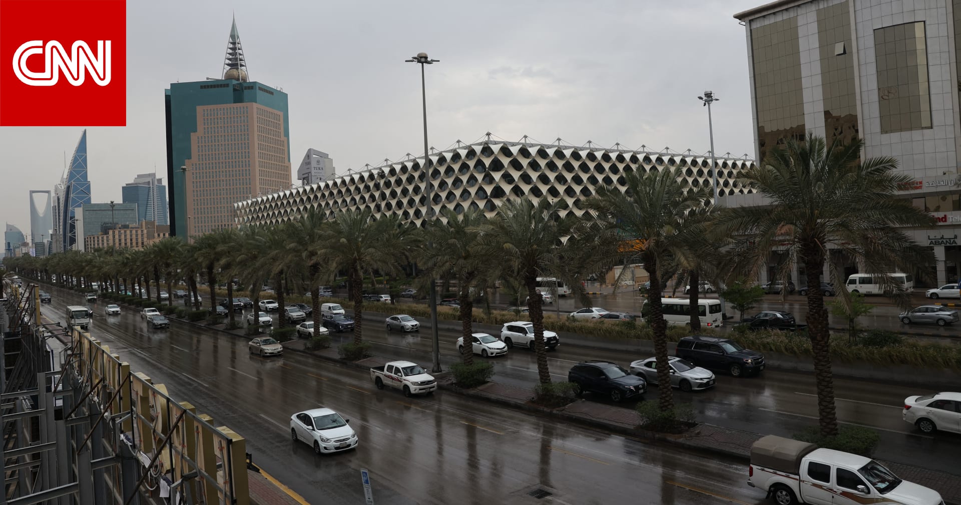 السعودية: الدفاع المدني يعلن مقتل شخصين وإصابة 12 بسبب سقوط مقذوف ويكشف عن جنسياتهم