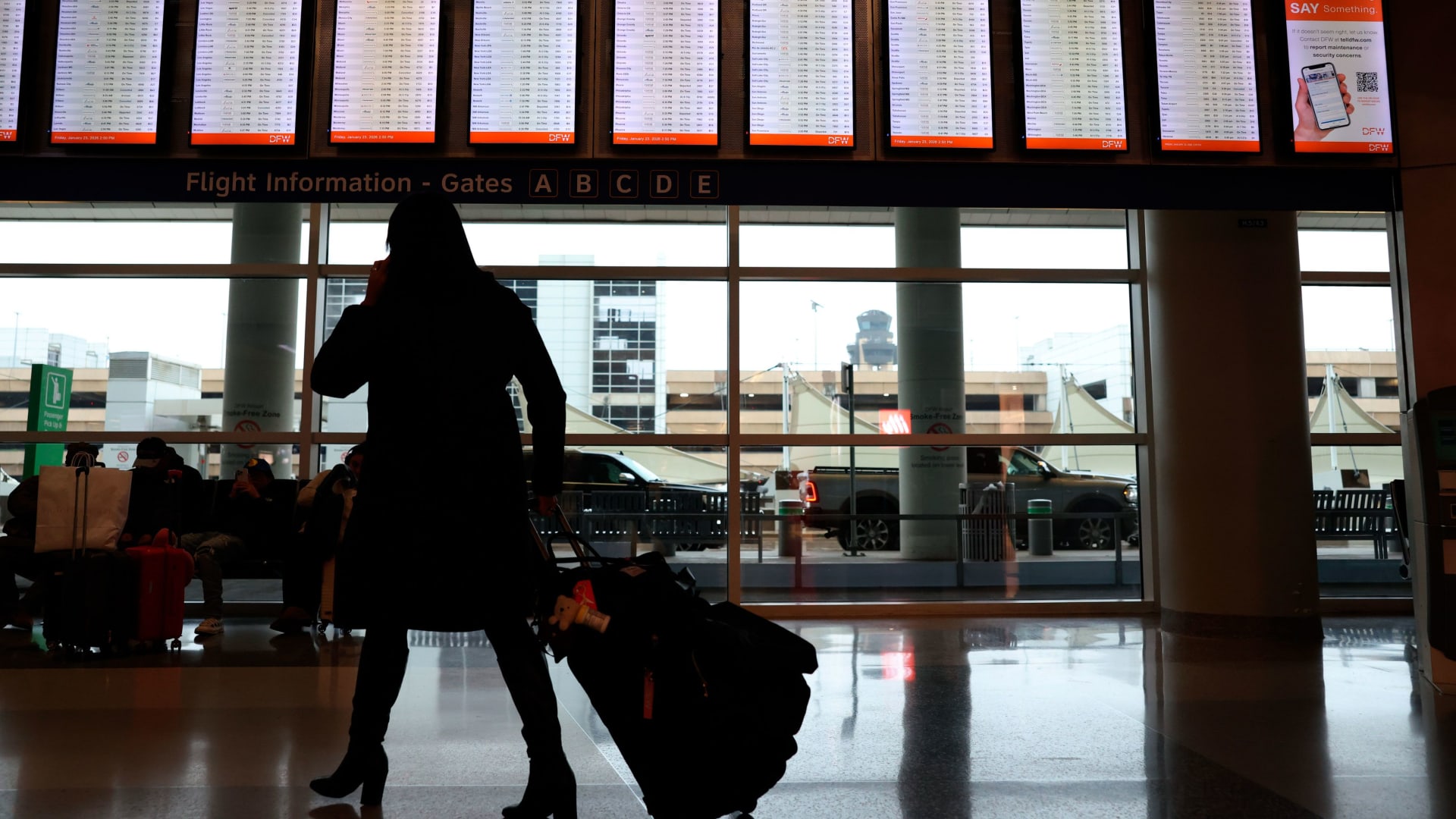 أمريكا قد تخسر ملايين السيّاح بتطبيق سياسة التواصل االاجتماعي المقترحة