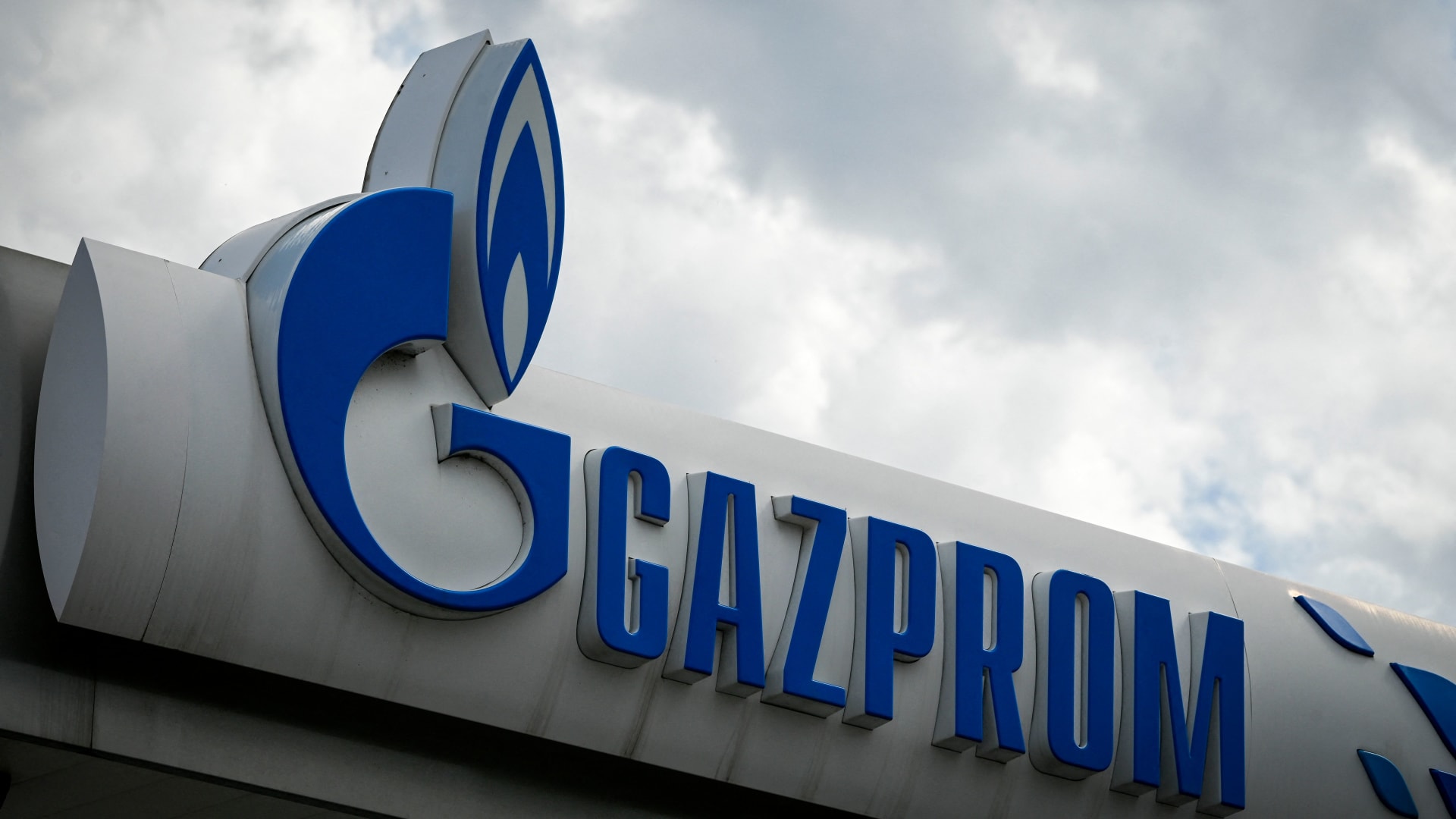 إيران توقع اتفاقا مع "غازبروم" الروسية بقيمة 40 مليار دولار
