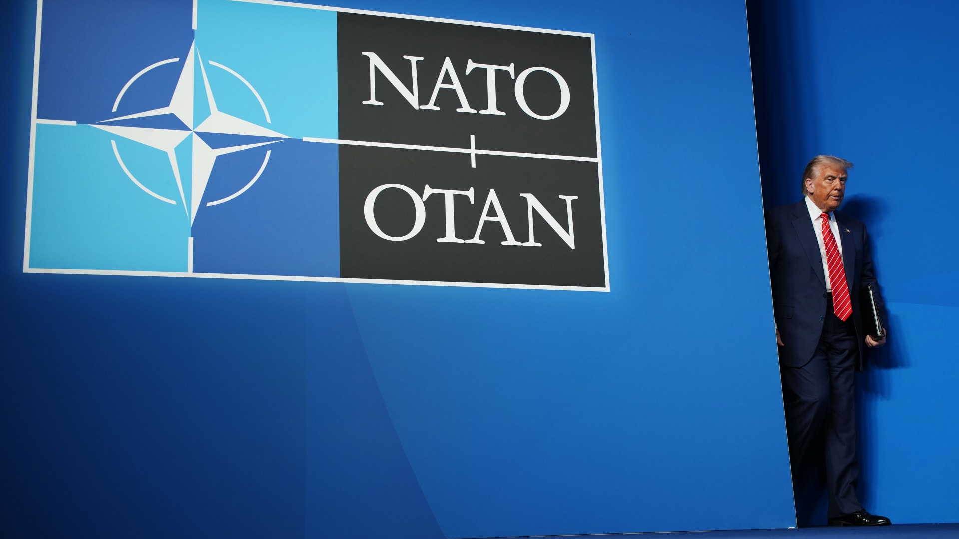 التهديد بـ"انسحاب أمريكا من الناتو".. هل يستطيع ترامب تنفيذه؟