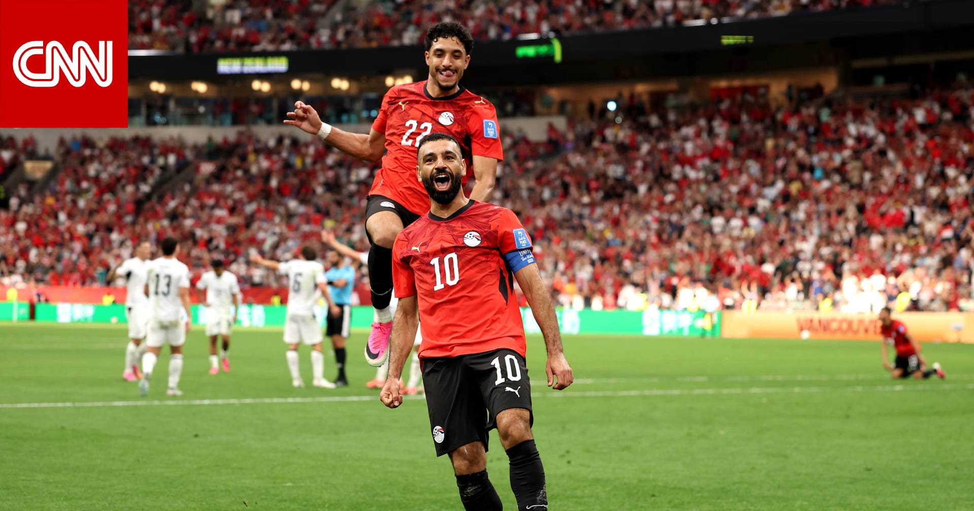 تصرف من عمر مرموش تجاه محمد صلاح يخطف الأنظار في كأس العالم 