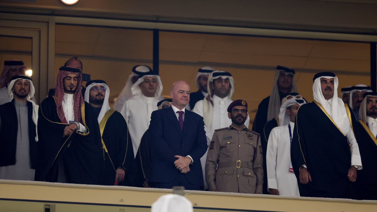 تفاعل مع لقطة عناق أمير قطر لولي العهد الأردني خلال مباراة "العنابي" و "النشامى" بنهائي كأس آسيا