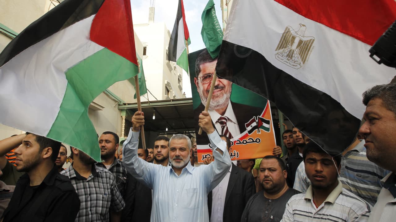 أرملة الرئيس المصري الراحل محمد مرسي تعزي هنية: النضال في معارك التحرير غال الثمن