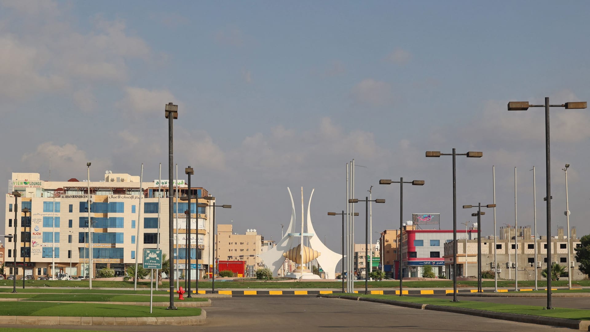 السعودية.. النيابة تأمر بالقبض على شخص ظهر في فيديو يطلق النار على كلب 1 السعودية.. النيابة تأمر بالقبض على شخص ظهر في فيديو يطلق النار على كلب