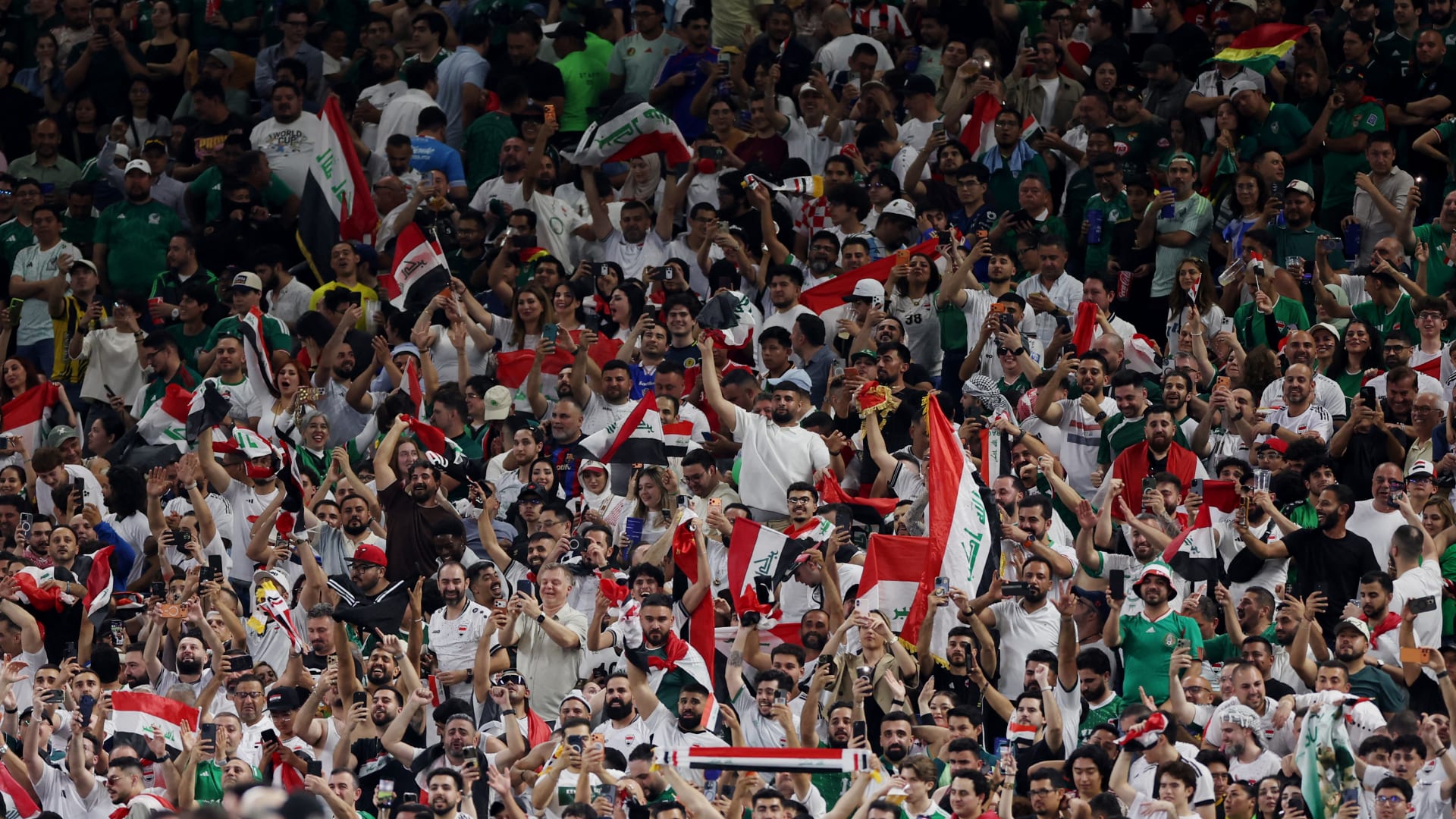 قميص أيقوني وهدف تاريخي.. إليك أبرز 4 ذكريات لمنتخب العراق في كأس العالم