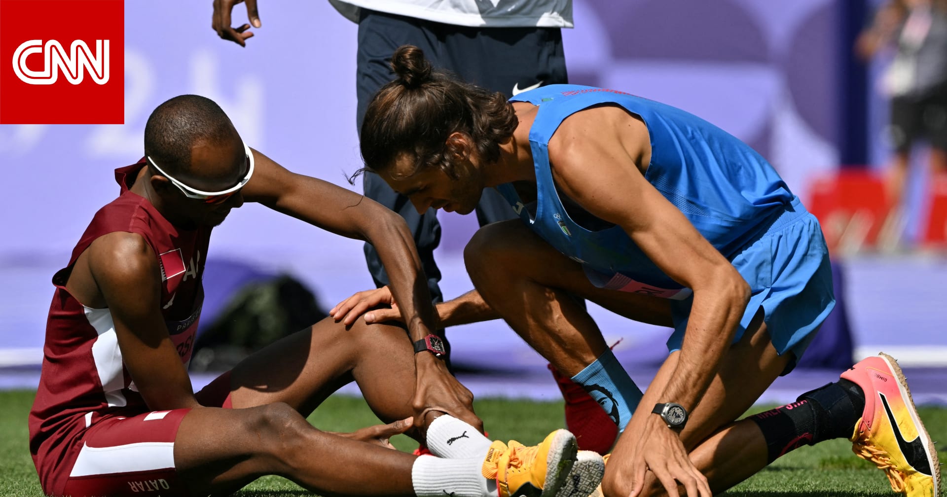 هرع نحوه للاطمئنان عليه.. تصرف لاعب إيطالي بعد إصابة القطري معتز برشم يخطف الأنظار