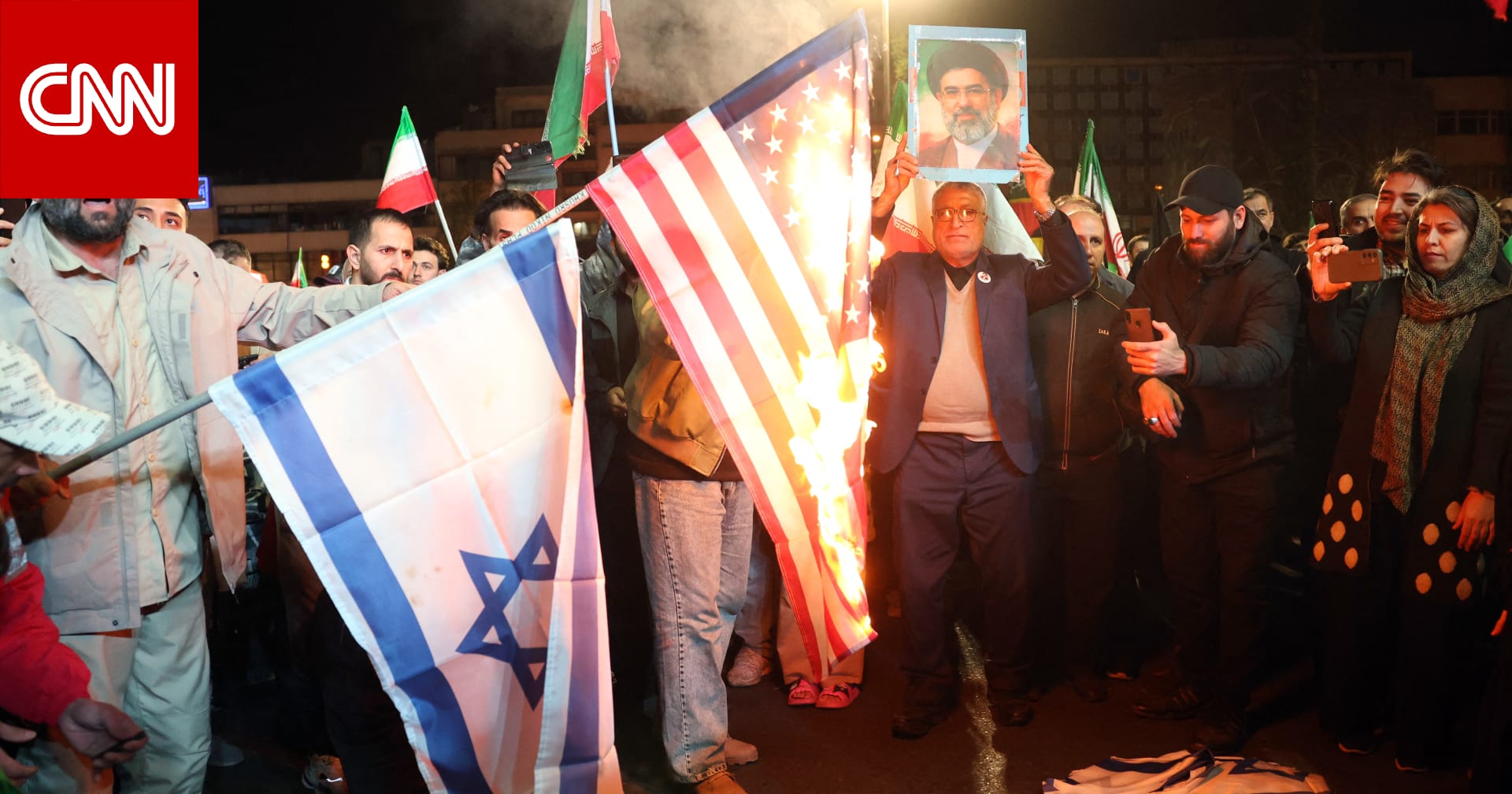 بالصور.. احتفالات وحرق أعلام في طهران فجر الأربعاء بعد إعلان وقف إطلاق النار