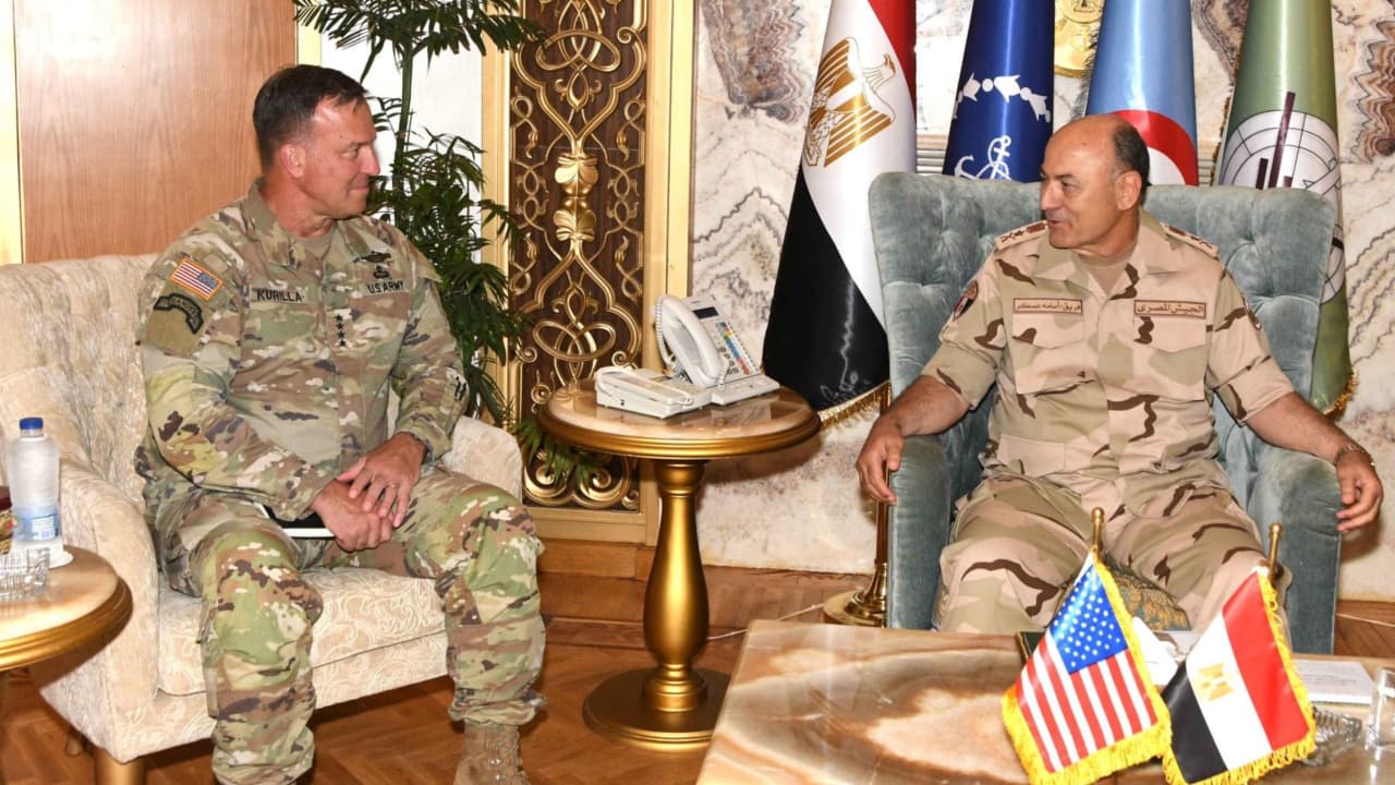 قائد القيادة المركزية الأمريكية يزور معبر رفح خلال زيارته لمصر