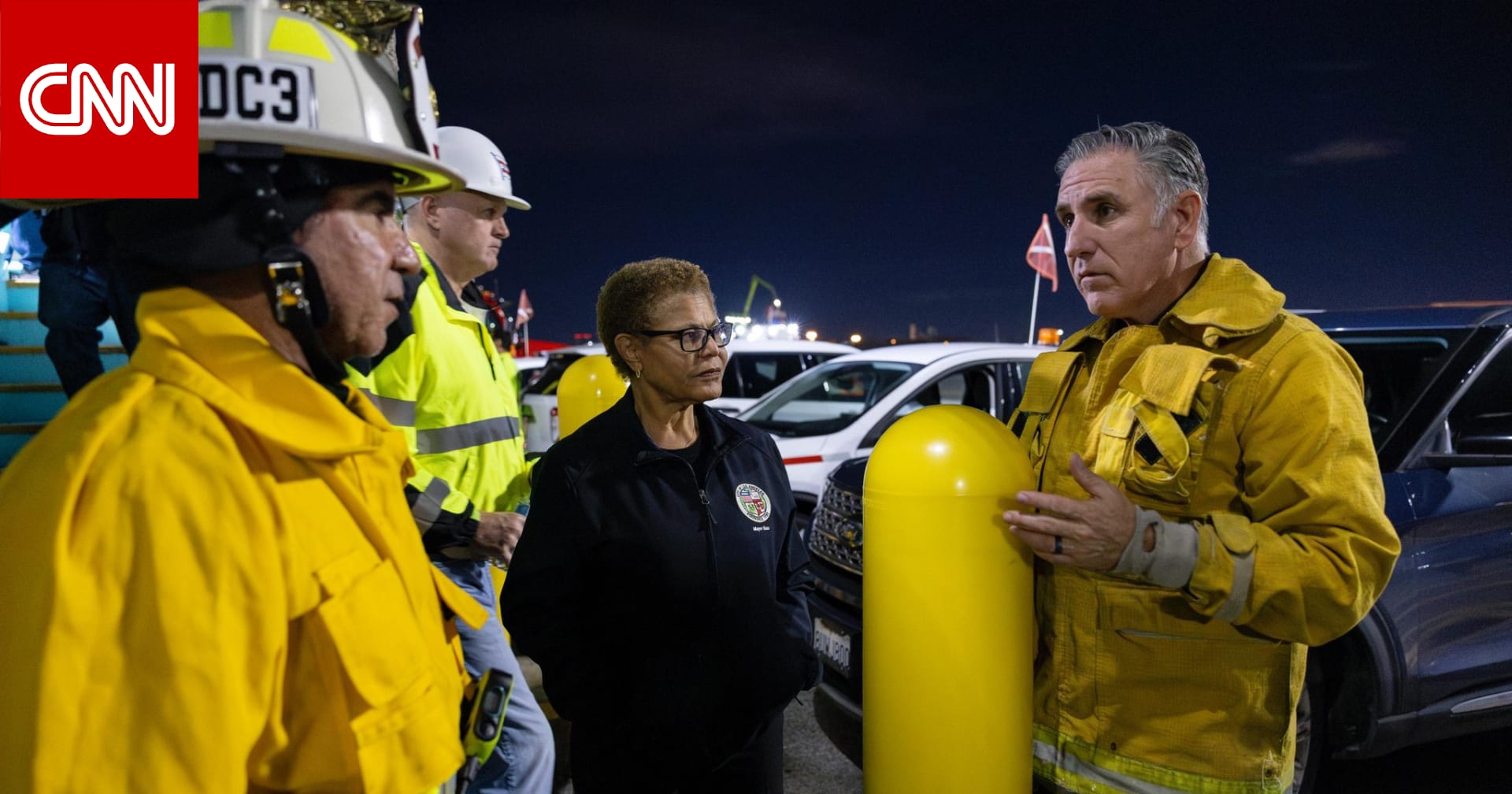 اندلاع حريق ضخم في سفينة شحن تحمل مواد خطرة في لوس أنجلوس