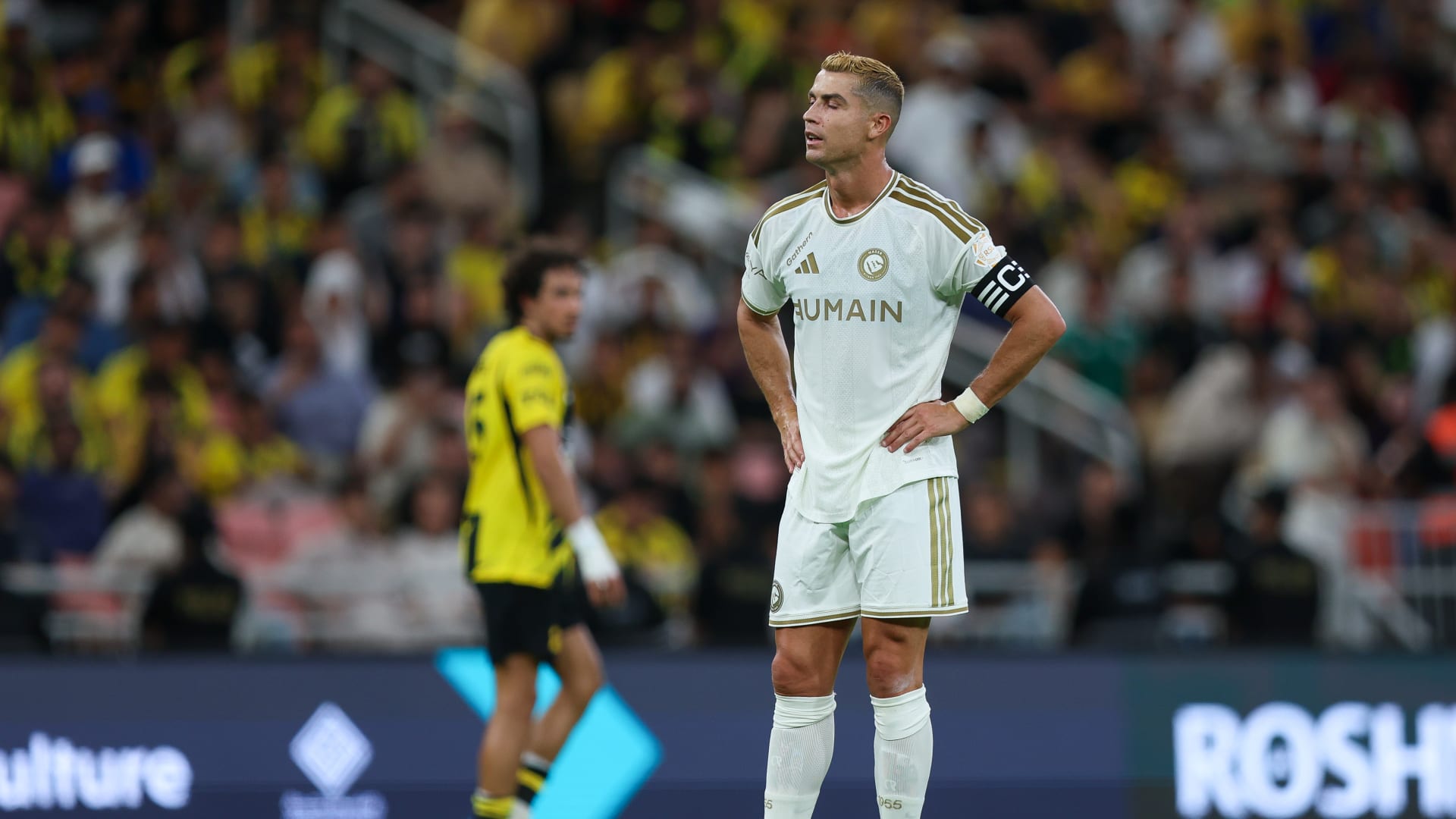 هذا ما فعله رونالدو بعد خسارة النصر من الاتحاد