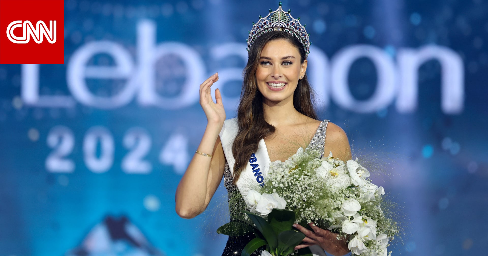 هكذا بدت ملكة جمال لبنان ندى كوسا بمطار بيروت قبل رحلتها إلى الهند