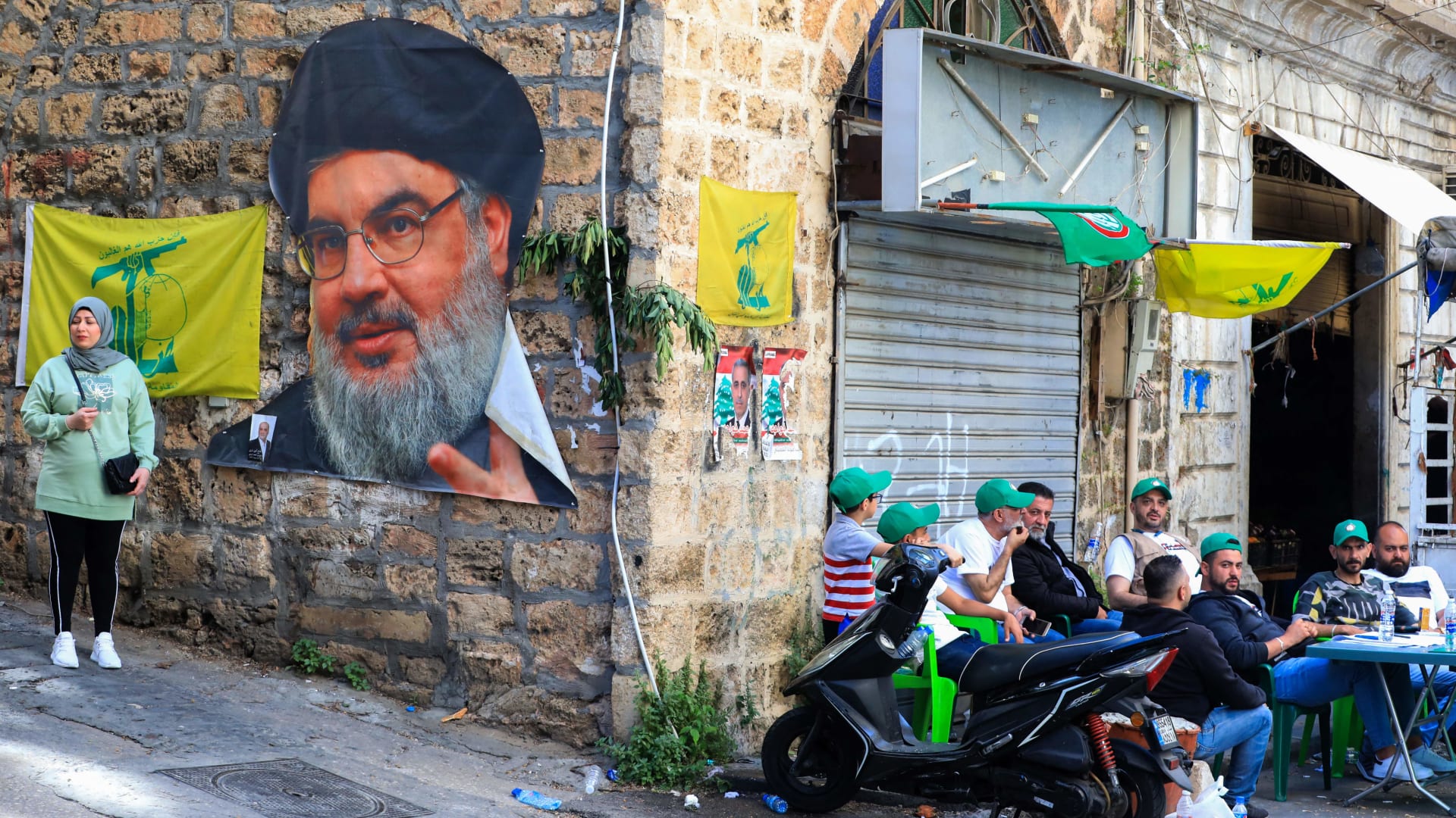 حزب الله يخسر الأغلبية بالبرلمان.. ولبنان قد يواجه فترة جمود