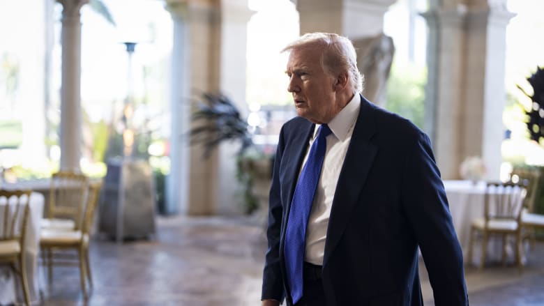 ترامب يرد على اتهامات إعلامي أمريكي بشأن علاقته بإبستين وزيارة جزيرته 