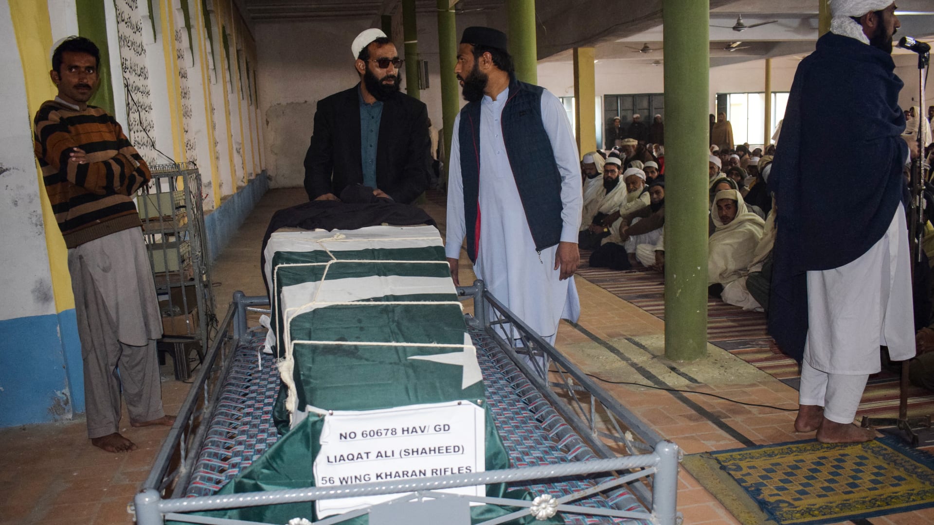 تحقيق CNN يكشف أسلحة أمريكية الصنع بأيدي جيل جديد من "الجهاديين" والمتمردين بأخطر مناطق باكستان