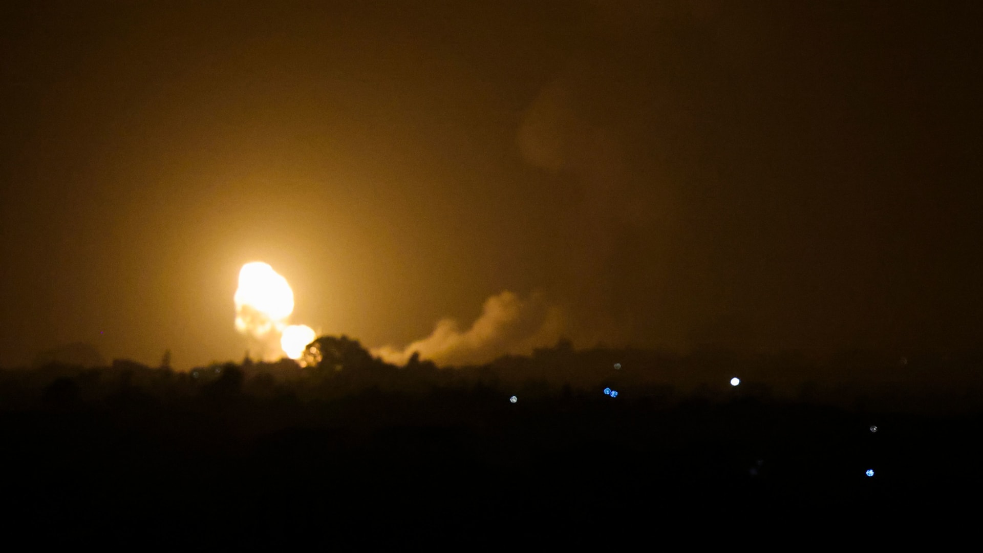 الجيش الإسرائيلي يستهدف موقعا في غزة تستخدمه حماس لتصنيع الأسلحة