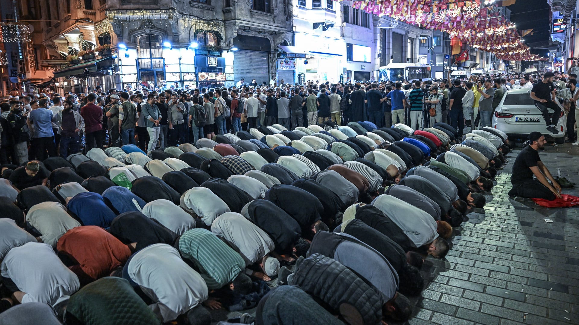 رسم وُصف بـ"المسيء" للنبي محمد يشعل احتجاجات في تركيا.. والسلطات تتحرك